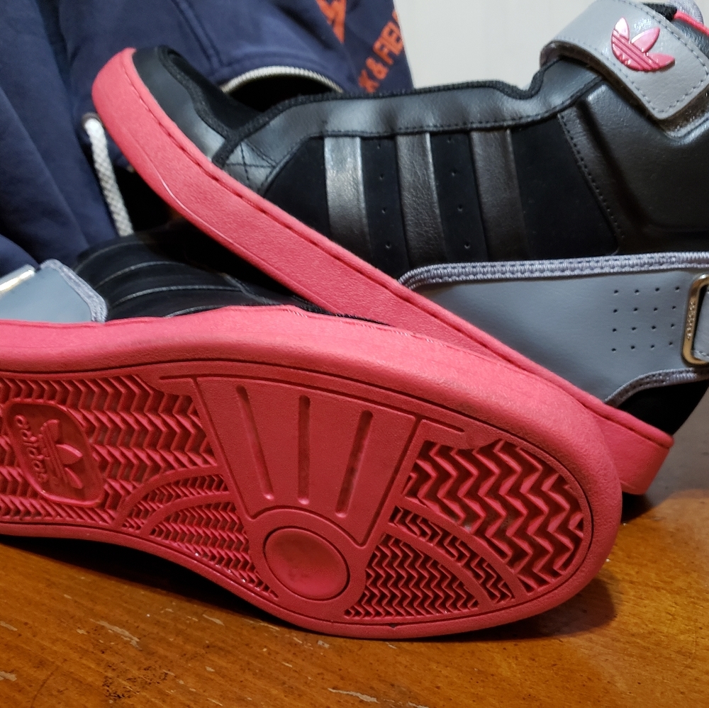 Practically New!!! Adidas AR 3.0 Sz9.5